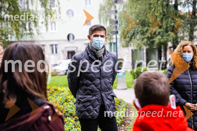  Matjaž Rakovec, župan Mestne občine Kranj;  ... Otvoritev razstave Ptičje hišice v Kranju