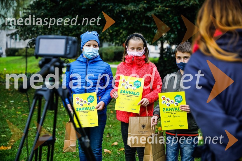  Leon Šturm;  Lili Lovrečić;  Izak RosulnikOtvoritev razstave Ptičje hišice v Kranju