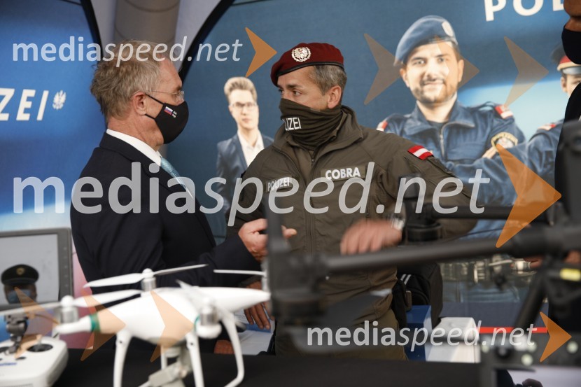  Aleš Hojs, Minister za notranje zadeve;  ... Policijski droni - skupna vaja slovenske in avstrijske policije