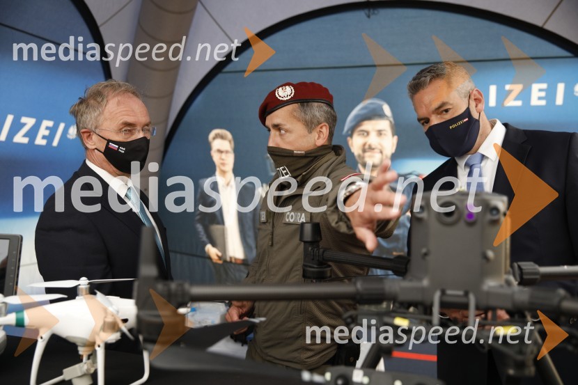  Aleš Hojs, Minister za notranje zadeve;  ... ;  Karl Nehammer, minister za notranje zadeve AvstrijePolicijski droni - skupna vaja slovenske in avstrijske policije
