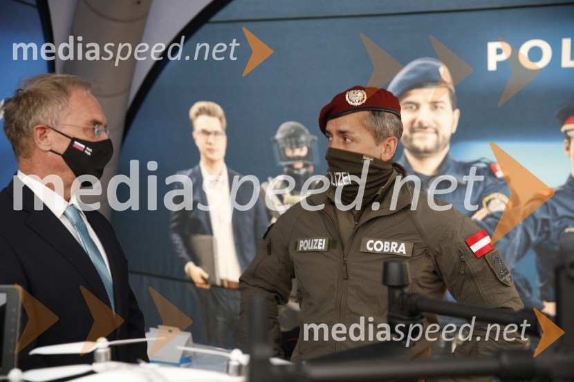  Aleš Hojs, Minister za notranje zadeve;  ... Policijski droni - skupna vaja slovenske in avstrijske policije