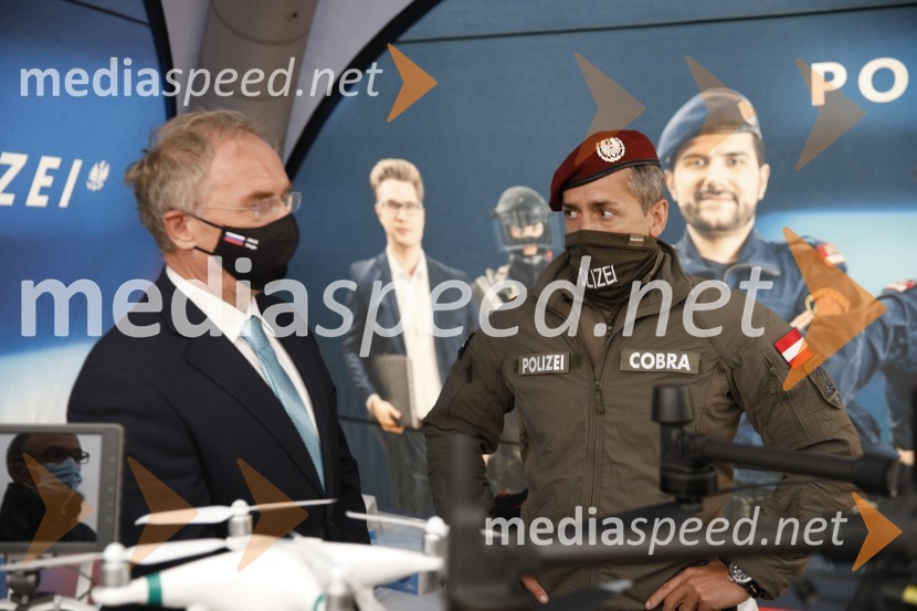  Aleš Hojs, Minister za notranje zadeve;  ... Policijski droni - skupna vaja slovenske in avstrijske policije