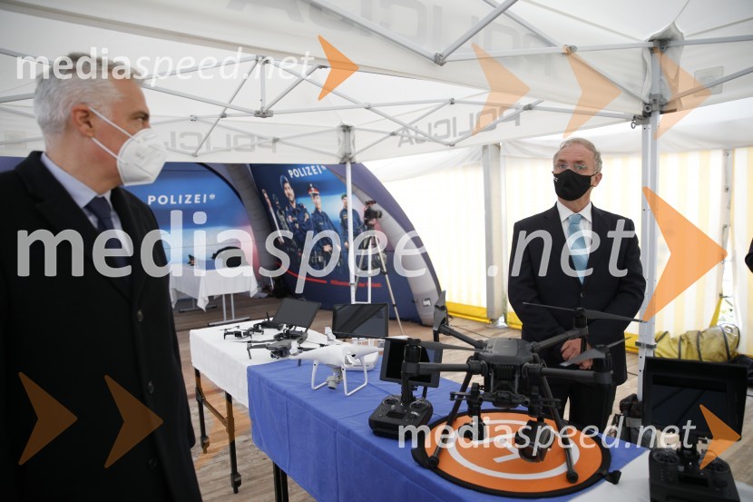  ... ;  Aleš Hojs, Minister za notranje zadevePolicijski droni - skupna vaja slovenske in avstrijske policije