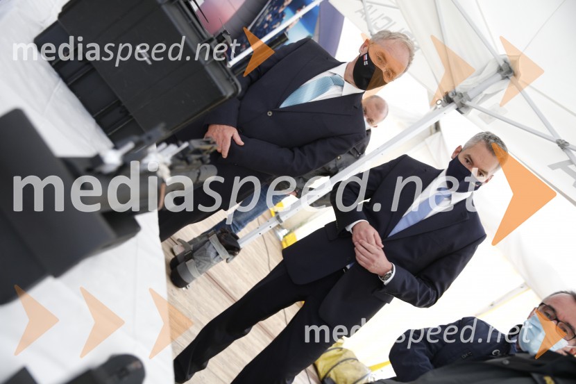  Aleš Hojs, Minister za notranje zadeve;  Karl Nehammer, minister za notranje zadeve AvstrijePolicijski droni - skupna vaja slovenske in avstrijske policije