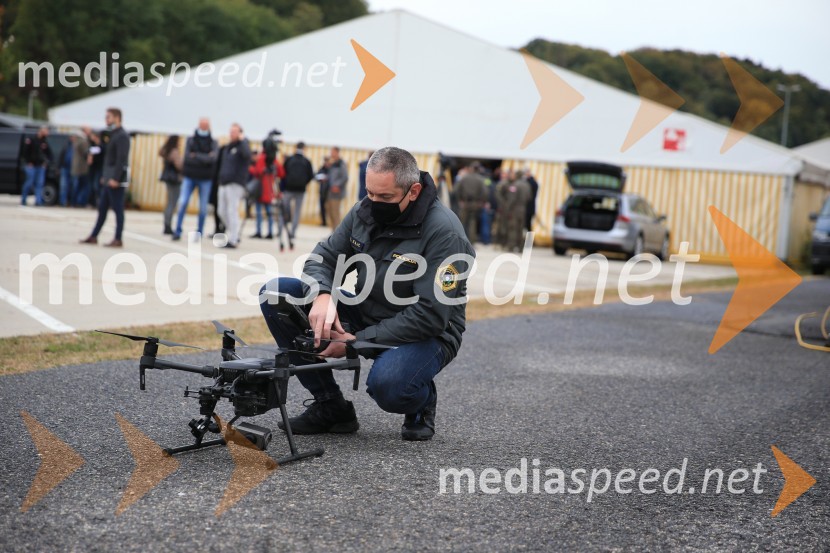 Policijski droni - skupna vaja slovenske in avstrijske policije