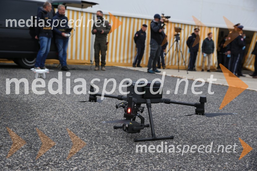 Policijski droni - skupna vaja slovenske in avstrijske policije