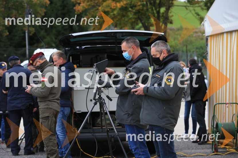 Policijski droni - skupna vaja slovenske in avstrijske policije