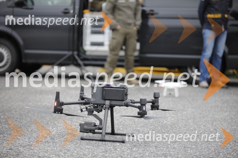 Policijski droni - skupna vaja slovenske in avstrijske policije