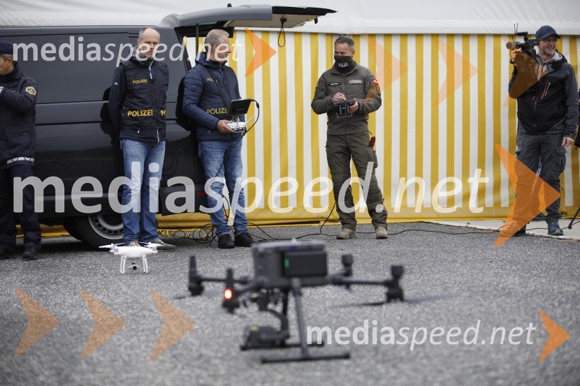 Policijski droni - skupna vaja slovenske in avstrijske policije