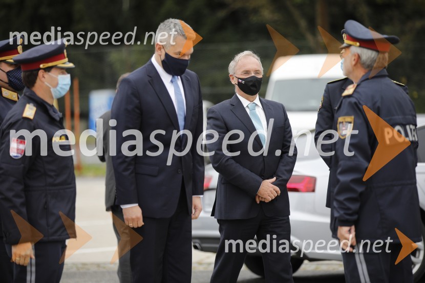  ... ;  Karl Nehammer, minister za notranje zadeve Avstrije;  Aleš Hojs, Minister za notranje zadeve;  ... Policijski droni - skupna vaja slovenske in avstrijske policije