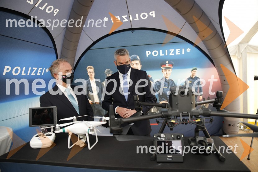  Aleš Hojs, Minister za notranje zadeve;  Karl Nehammer, minister za notranje zadeve AvstrijePolicijski droni - skupna vaja slovenske in avstrijske policije