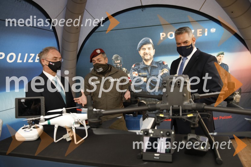  Aleš Hojs, Minister za notranje zadeve;  ... ;  Karl Nehammer, minister za notranje zadeve AvstrijePolicijski droni - skupna vaja slovenske in avstrijske policije