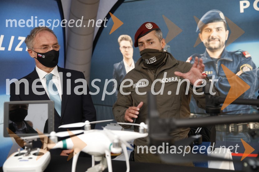  Aleš Hojs, Minister za notranje zadeve;  ... Policijski droni - skupna vaja slovenske in avstrijske policije