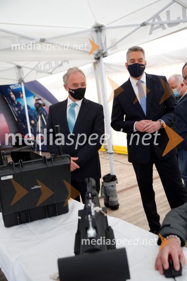  Aleš Hojs, Minister za notranje zadeve;  ... Policijski droni - skupna vaja slovenske in avstrijske policije