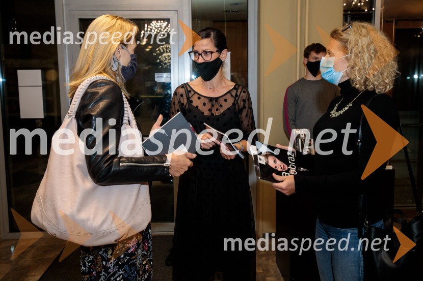  Vilma Štritof, dramaturginja;  Simona  Belle, služba za stike z javnostmi MGL;  Tanja Dimitrievska, igralkaTa obraz, premiera drame