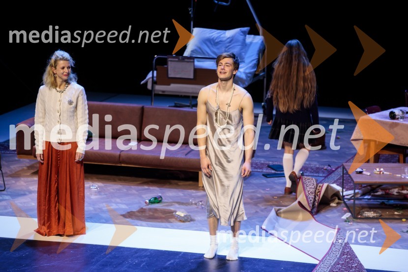  Tjaša  Železnik, igralka;  Matej Zemljič, igralecTa obraz, premiera drame