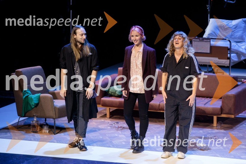  Matic Hrovat, kostumograf;  Eva Mahkovic, dramaturginja;  Tijana Zinajić, režiserkaTa obraz, premiera drame