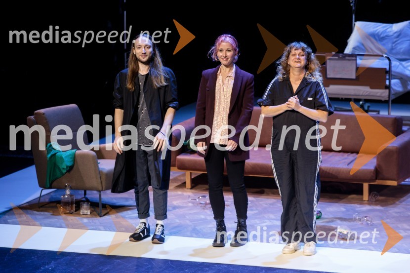  Matic Hrovat, kostumograf;  Eva Mahkovic, dramaturginja;  Tijana Zinajić, režiserkaTa obraz, premiera drame
