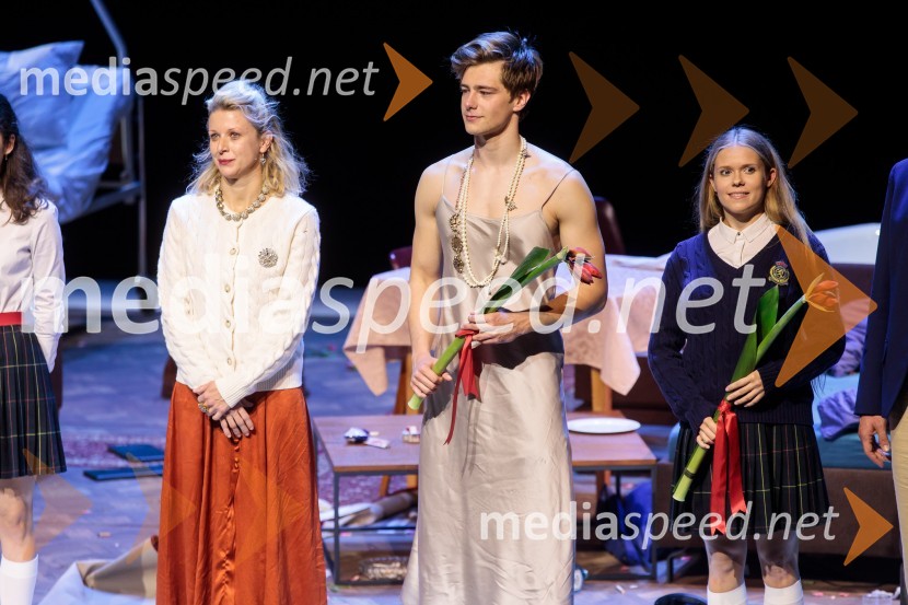  Tjaša  Železnik, igralka;  Matej Zemljič, igralec;  Ana Pavlin, igralkaTa obraz, premiera drame