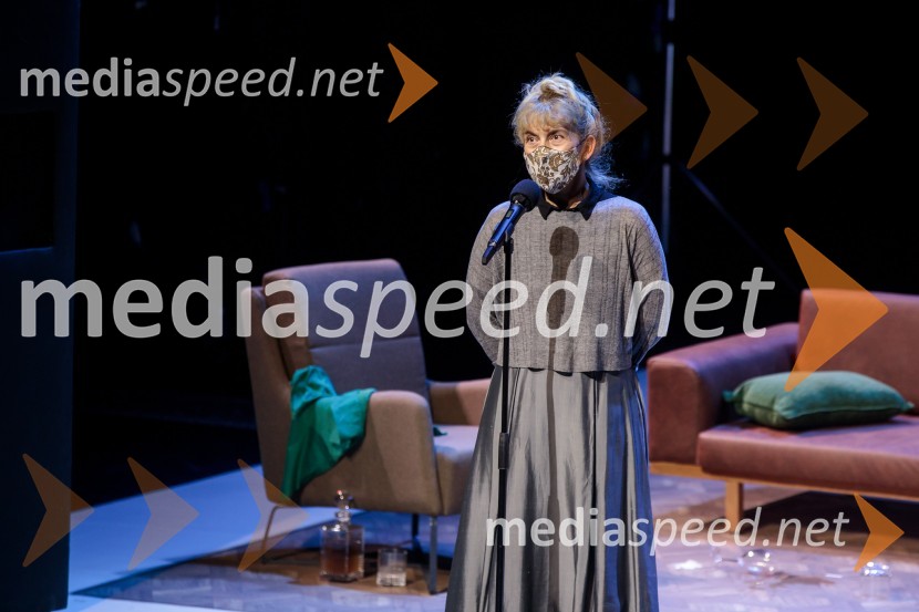  Barbara Hieng Samobor, direktorica in umetniška vodja MGLTa obraz, premiera drame