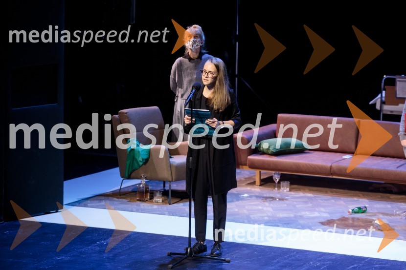  Barbara Hieng Samobor, direktorica in umetniška vodja MGL;  Maja ŠučurTa obraz, premiera drame