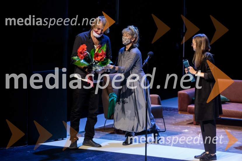  Matej   Puc, igralec;  Barbara Hieng Samobor, direktorica in umetniška vodja MGL;  Maja ŠučurTa obraz, premiera drame