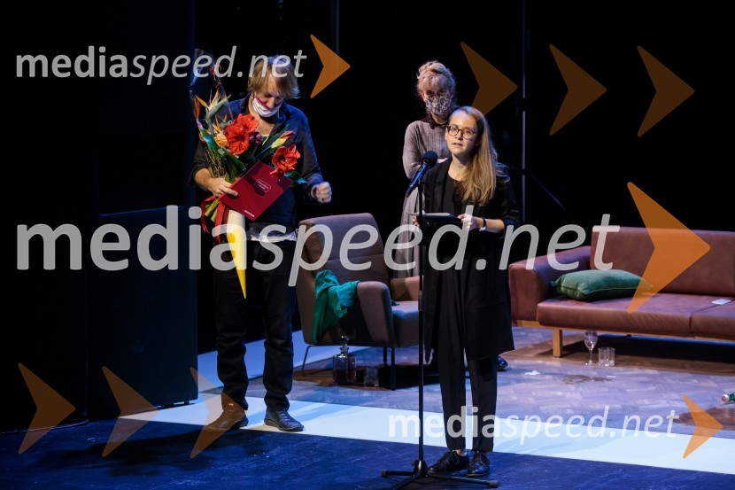  Matej Puc, igralec;  Barbara Hieng Samobor, direktorica in umetniška vodja MGL;  Maja ŠučurTa obraz, premiera drame