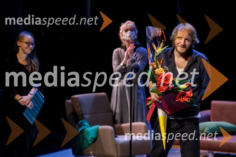  Maja Šučur;  Barbara Hieng Samobor, direktorica in umetniška vodja MGL;  Matej Puc, igralecTa obraz, premiera drame