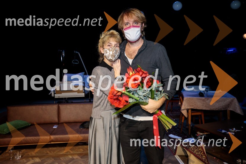  Barbara Hieng Samobor, direktorica in umetniška vodja MGL;  Matej Puc, igralecTa obraz, premiera drame