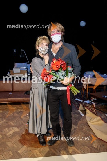  Barbara Hieng Samobor, direktorica in umetniška vodja MGL;  Matej Puc, igralecTa obraz, premiera drame