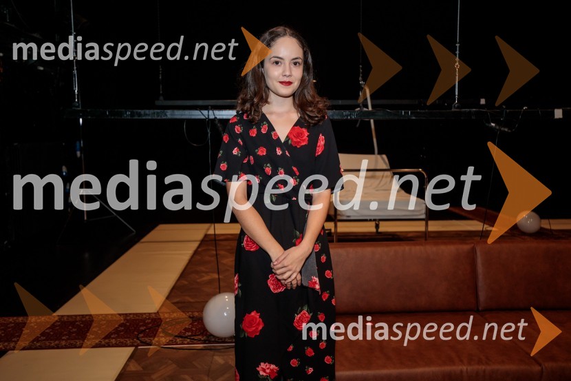  Lara Wolf Završnik, igralkaTa obraz, premiera drame