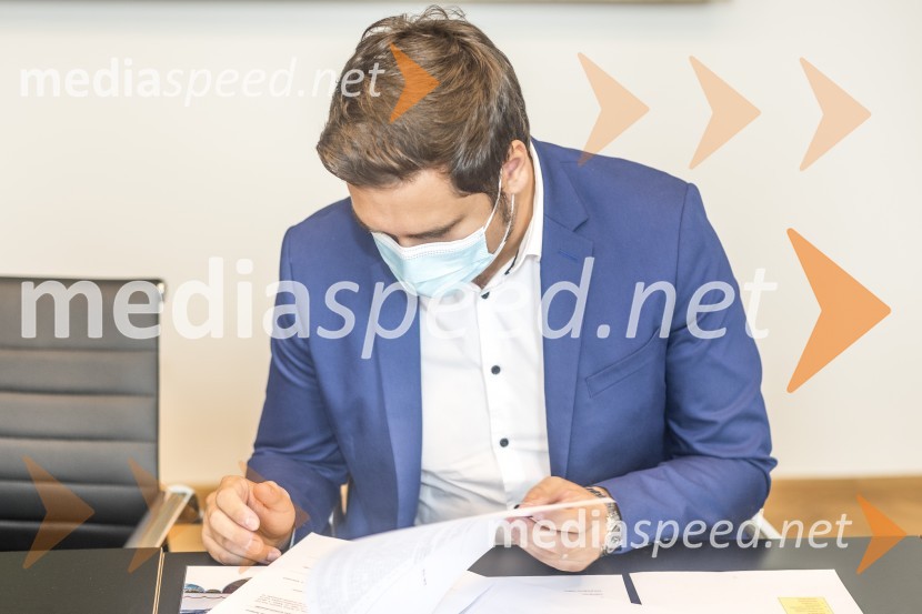  Uroš Rozman, direktor, MRATiskovna konferenca o razvoju Pohorja