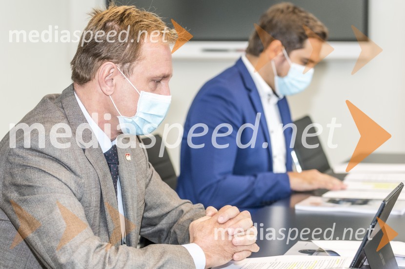 dr. Samo Peter Medved,  podžupan, Mestna občina Maribor ;  Uroš Rozman, direktor, MRATiskovna konferenca o razvoju Pohorja