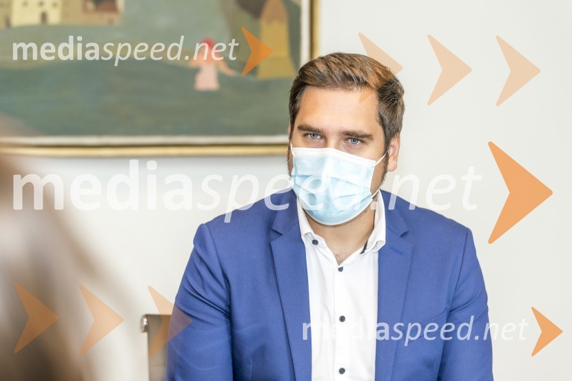  Uroš Rozman, direktor, MRATiskovna konferenca o razvoju Pohorja