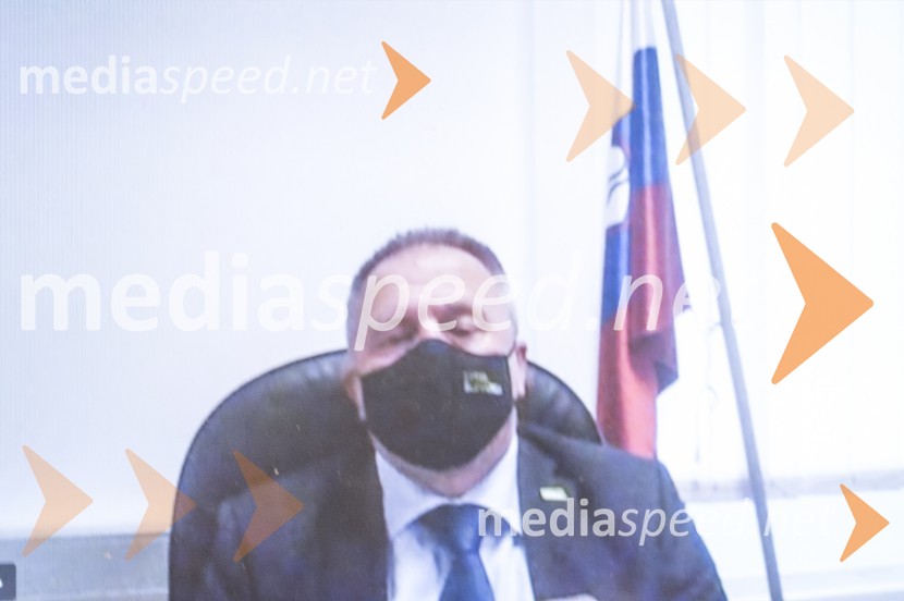  Zdravko Počivalšek, minister za gospodarski razvoj in tehnologijoTiskovna konferenca o razvoju Pohorja