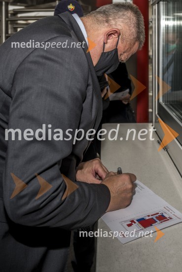  Zdravko Počivalšek, minister za gospodarski razvoj in tehnologijoMinister Zdravko Počivalšek obiskal Henkel v Mariboru