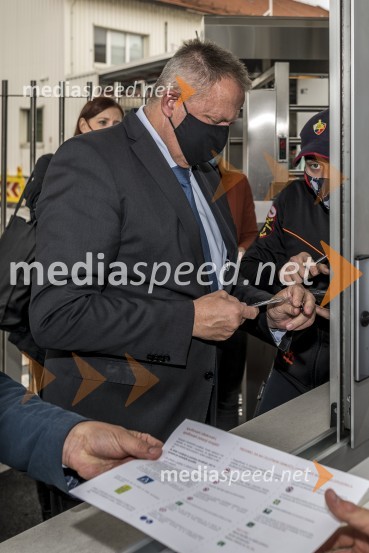  Zdravko Počivalšek, minister za gospodarski razvoj in tehnologijoMinister Zdravko Počivalšek obiskal Henkel v Mariboru