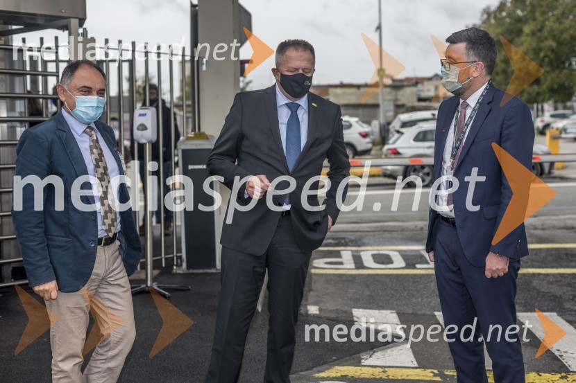  Branislav Rajić, poslanec DZ, SMC;  Zdravko Počivalšek, minister za gospodarski razvoj in tehnologijo;  Christof  Vollstedt, direktor Henkel MariborMinister Zdravko Počivalšek obiskal Henkel v Mariboru