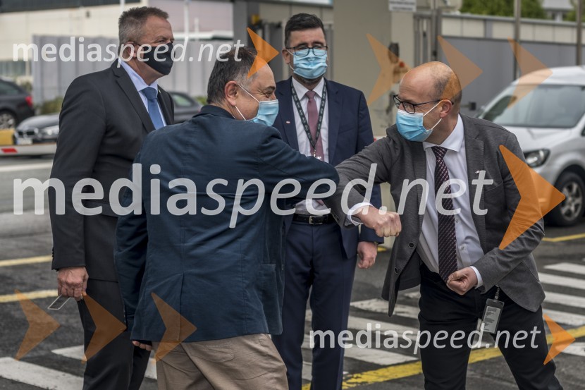  Zdravko Počivalšek, minister za gospodarski razvoj in tehnologijo;  Branislav Rajić, poslanec DZ, SMC;  Christof  Vollstedt, direktor Henkel Maribor;  Gregor Majcen, vodja proizvodnje, Henkel Maribor d.o.o.Minister Zdravko Počivalšek obiskal Henkel v Mariboru