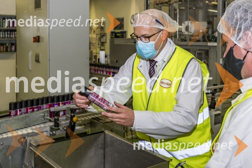  Gregor Majcen, vodja proizvodnje HenkelMinister Zdravko Počivalšek obiskal Henkel v Mariboru