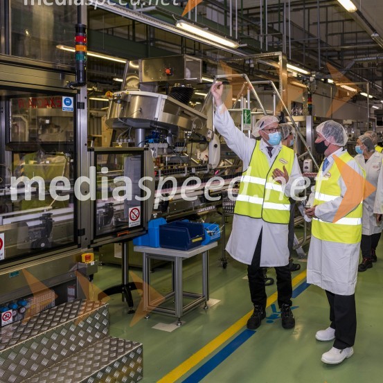 Minister Zdravko Počivalšek obiskal Henkel v Mariboru