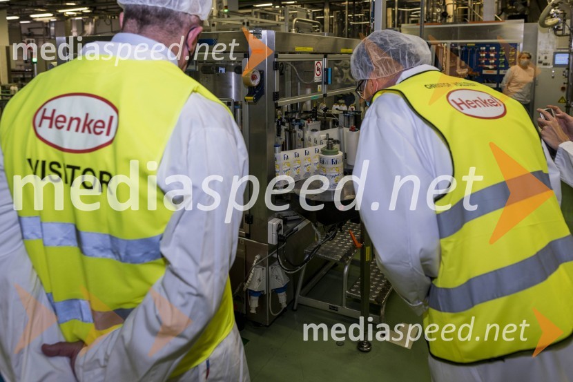 Minister Zdravko Počivalšek obiskal Henkel v Mariboru