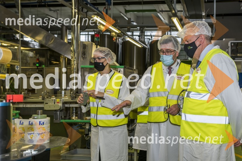 ... ;  Christof  Vollstedt, direktor Henkel Maribor;  Zdravko Počivalšek, minister za gospodarski razvoj in tehnologijoMinister Zdravko Počivalšek obiskal Henkel v Mariboru