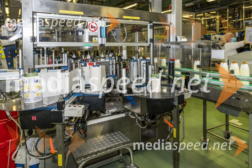 Minister Zdravko Počivalšek obiskal Henkel v Mariboru