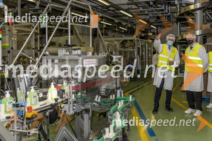  Christof  Vollstedt, direktor Henkel Maribor;  Zdravko Počivalšek, minister za gospodarski razvoj in tehnologijoMinister Zdravko Počivalšek obiskal Henkel v Mariboru