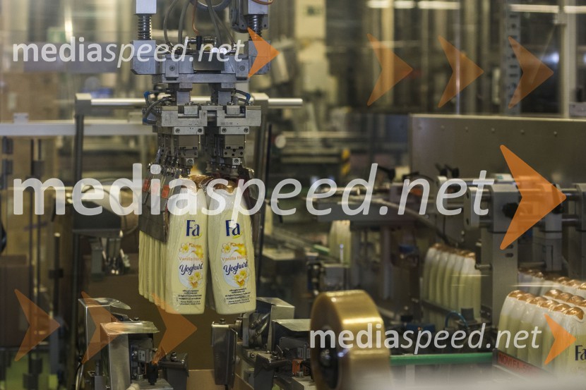 Minister Zdravko Počivalšek obiskal Henkel v Mariboru