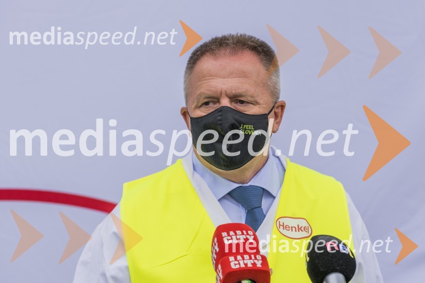  Zdravko Počivalšek, minister za gospodarski razvoj in tehnologijoMinister Zdravko Počivalšek obiskal Henkel v Mariboru
