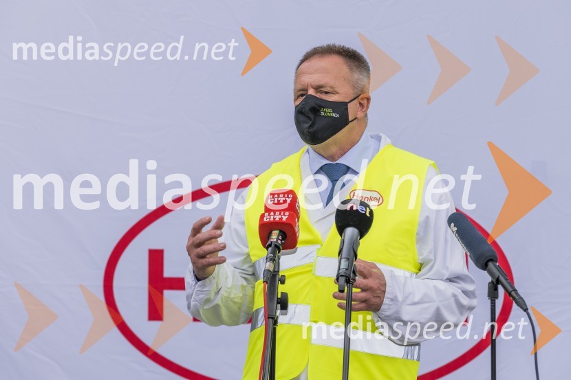  Zdravko Počivalšek, minister za gospodarski razvoj in tehnologijoMinister Zdravko Počivalšek obiskal Henkel v Mariboru