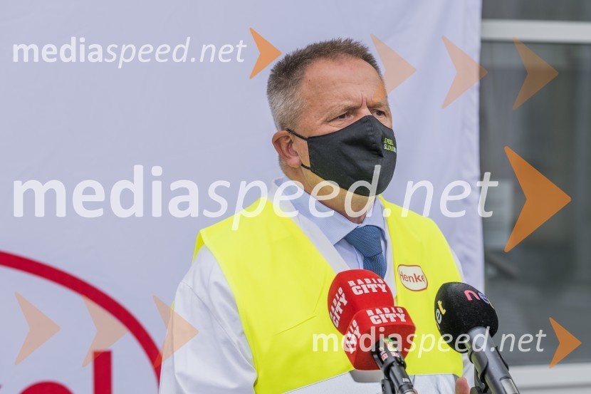  Zdravko Počivalšek, minister za gospodarski razvoj in tehnologijoMinister Zdravko Počivalšek obiskal Henkel v Mariboru