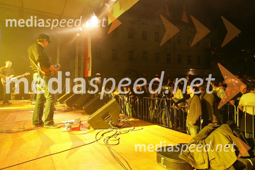 Skupina Mi2 in obiskovalciGremo na prvi rok, koncert Univerze v Mariboru